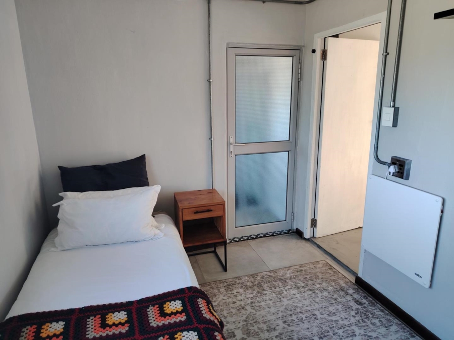1 Bedroom Property for Sale in Loevenstein Western Cape